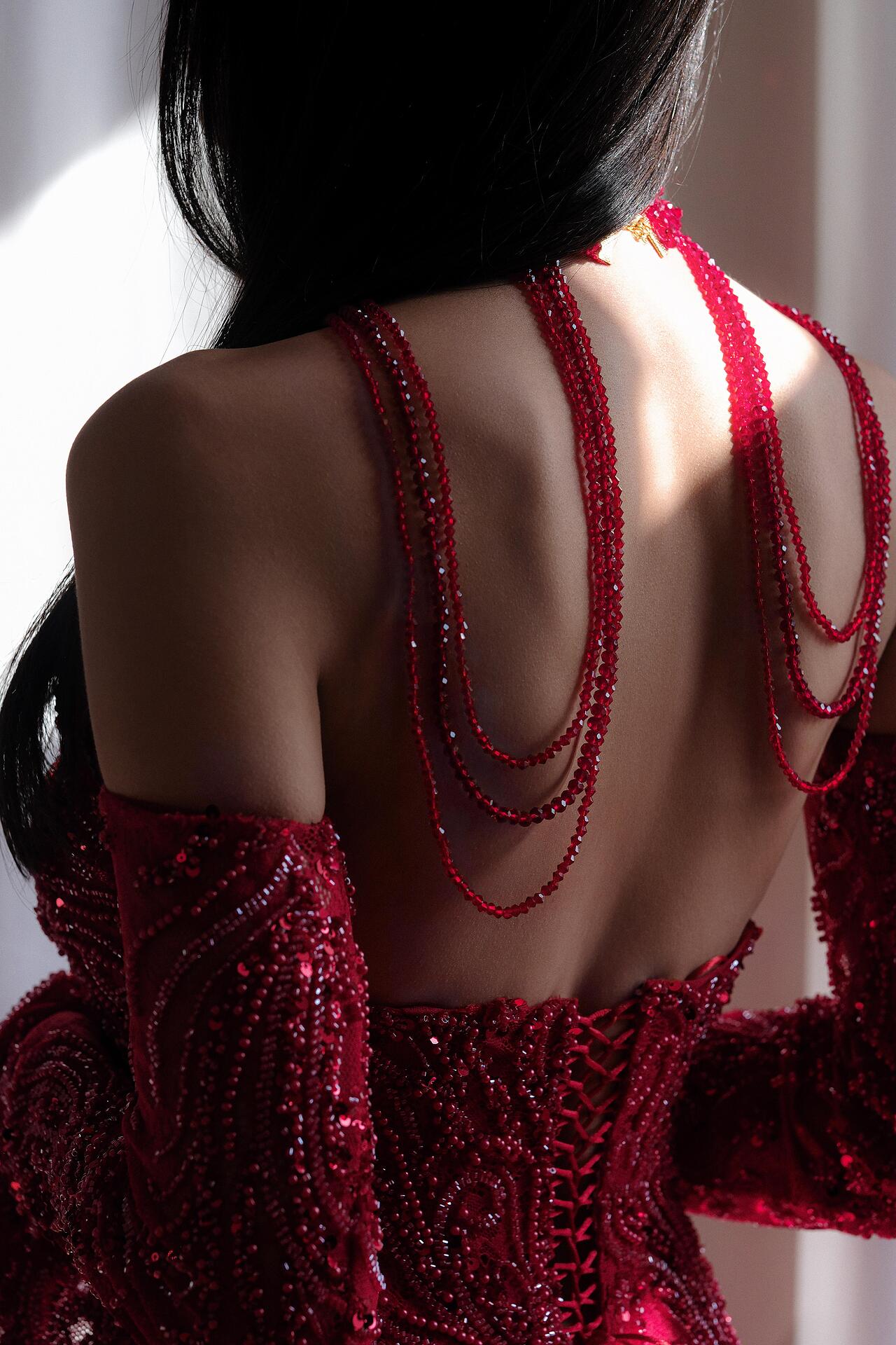 Formal dress complete with gloves and choker: Venera