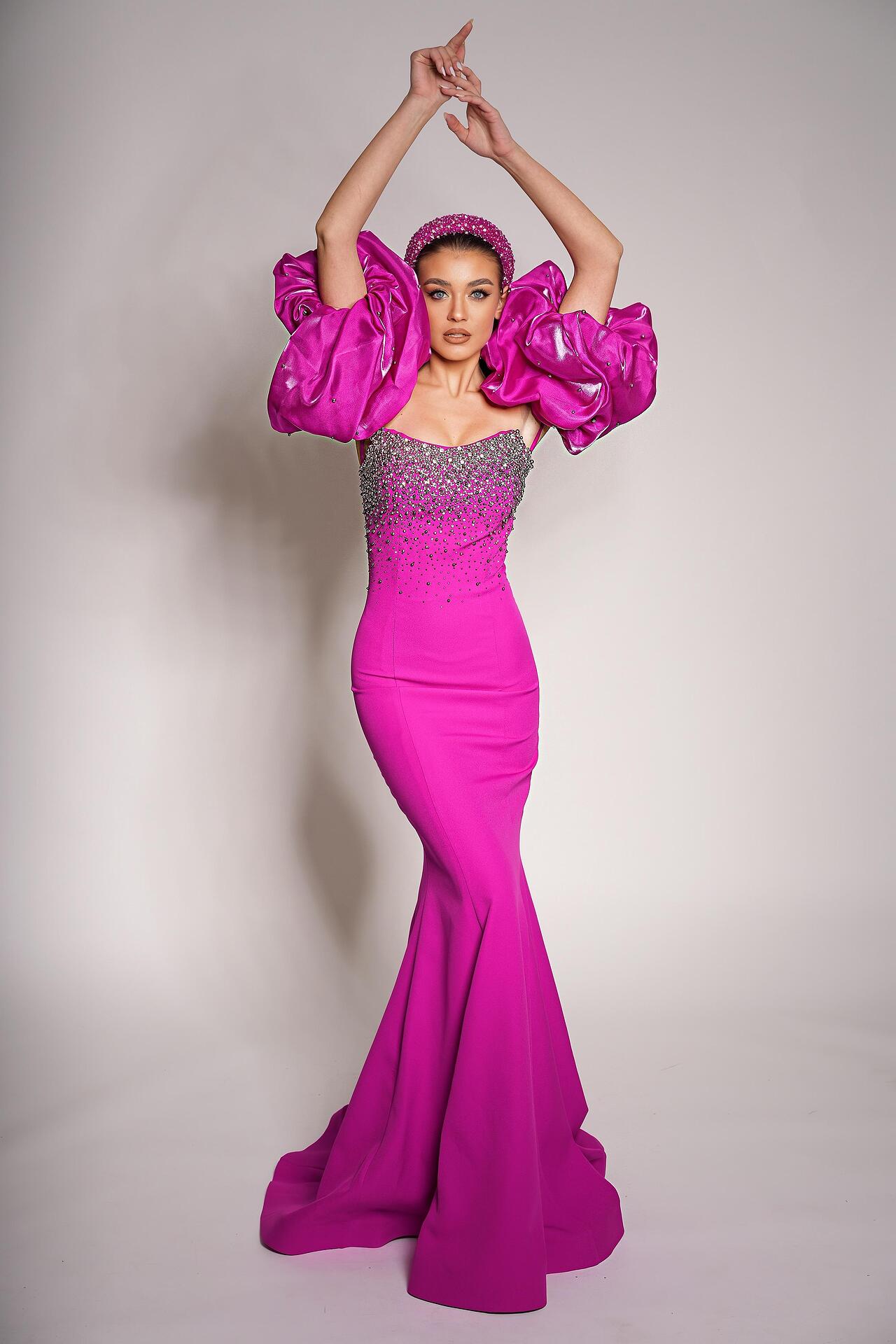 Formal pink dress: Barbie