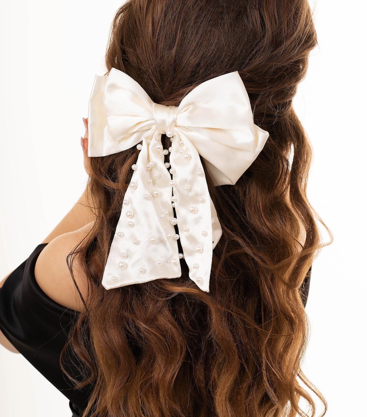 Black/white ribbon with pearls
