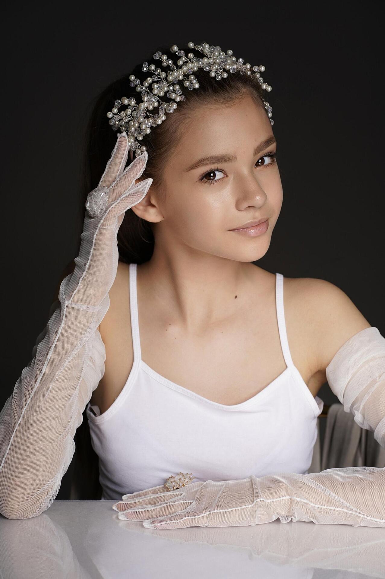 Pearl tiara: Pearl Elegance