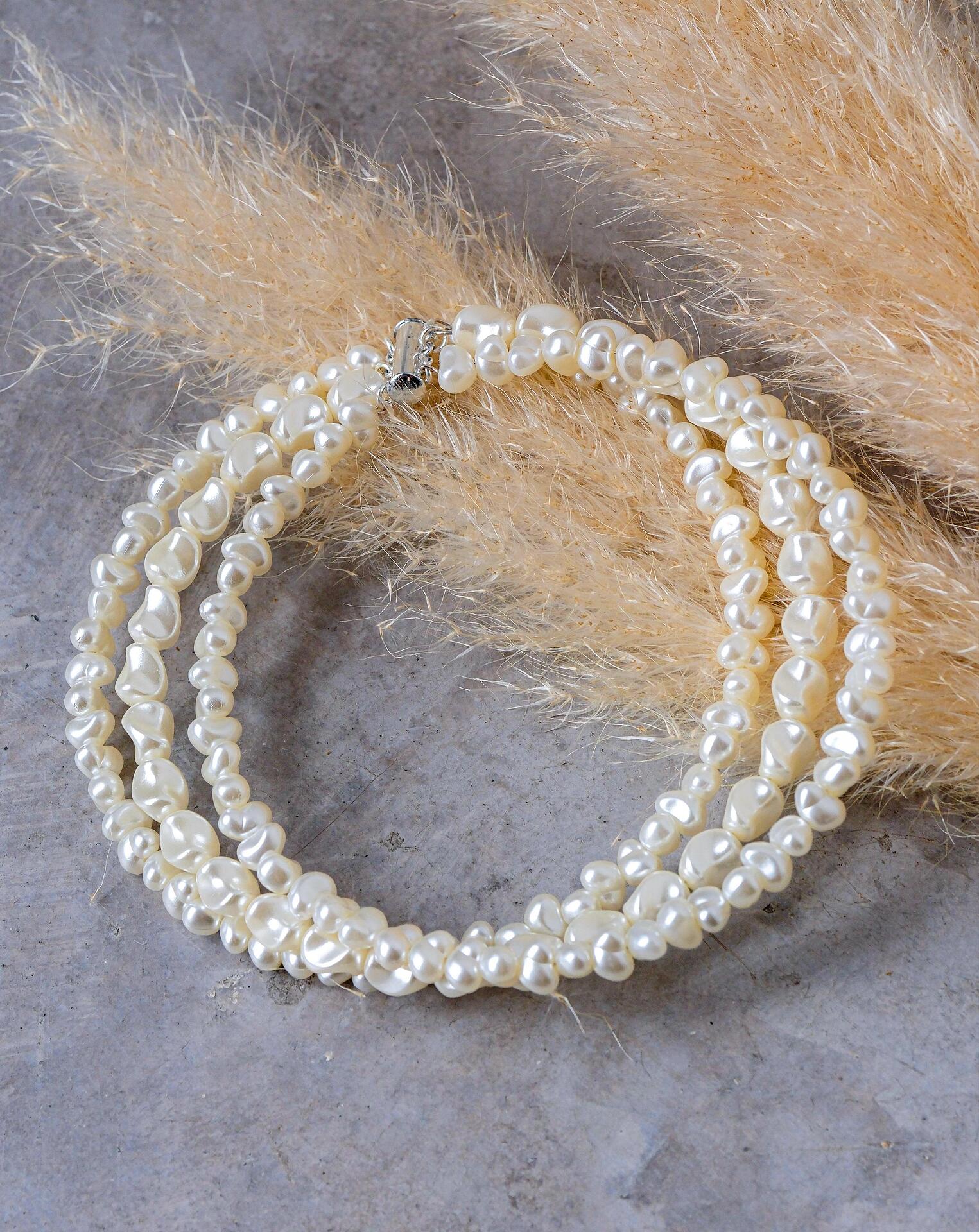 Champagne pearl necklace