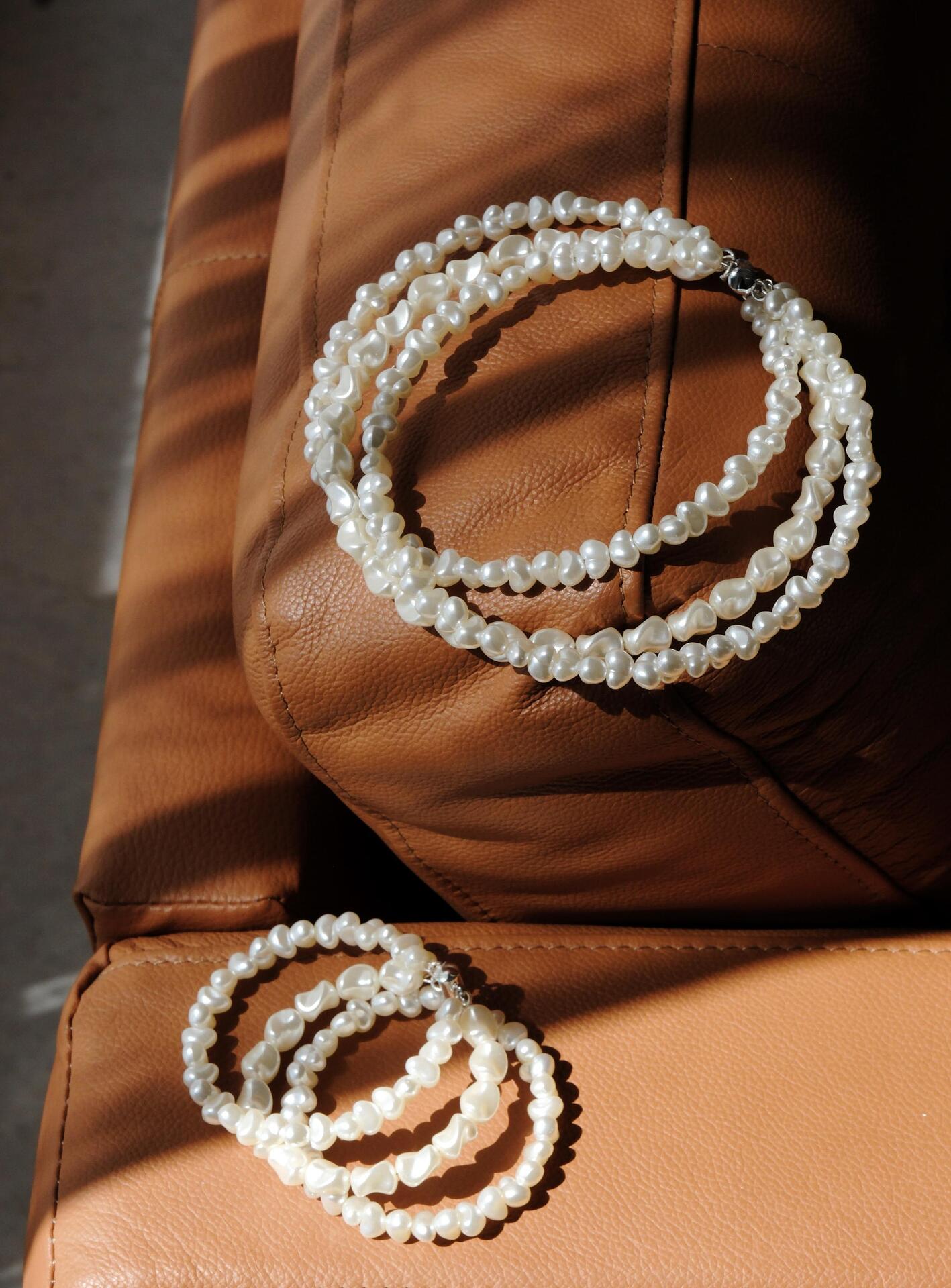 Champagne pearl necklace