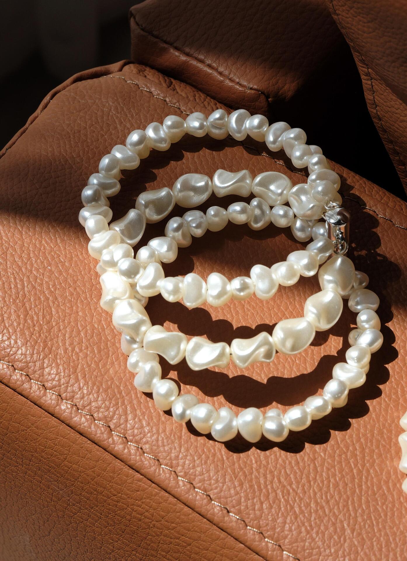 Champagne pearl necklace
