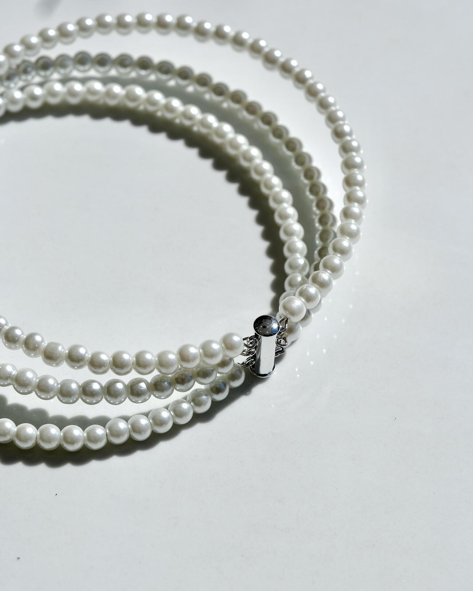 Pearl necklace/choker with pearl earrings set