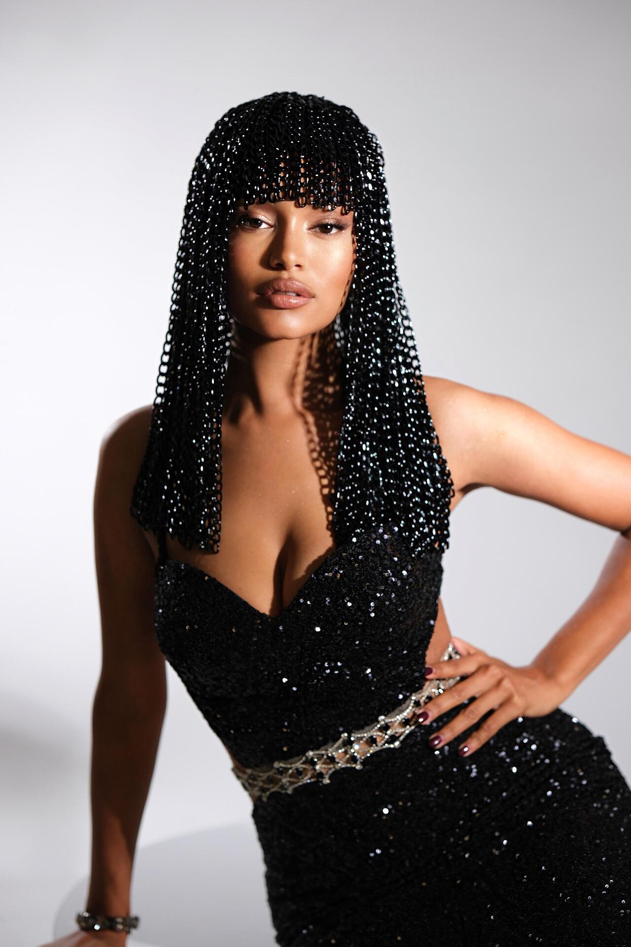 Wig with black metal chains Black Chains