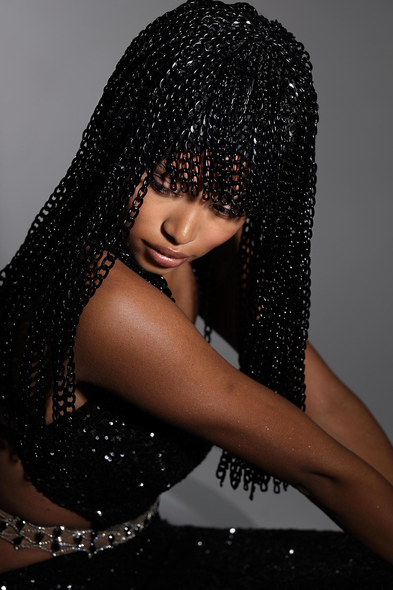 Wig with black metal chains Black Chains