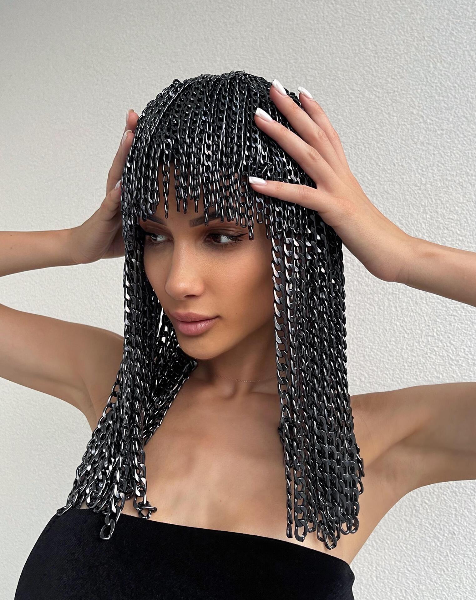 Wig with dark gray chains