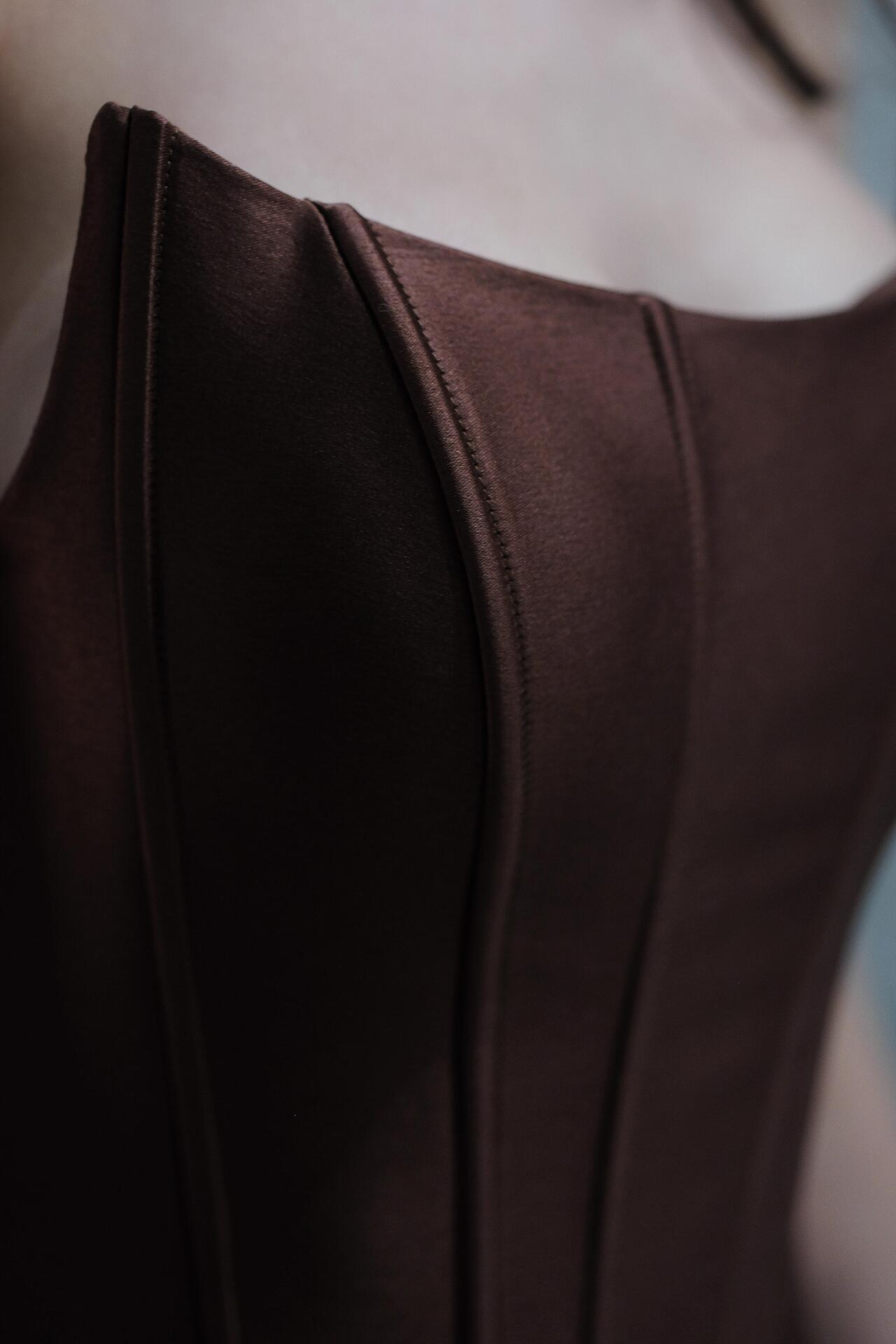 Premium collection thick corset in brown: Velouris