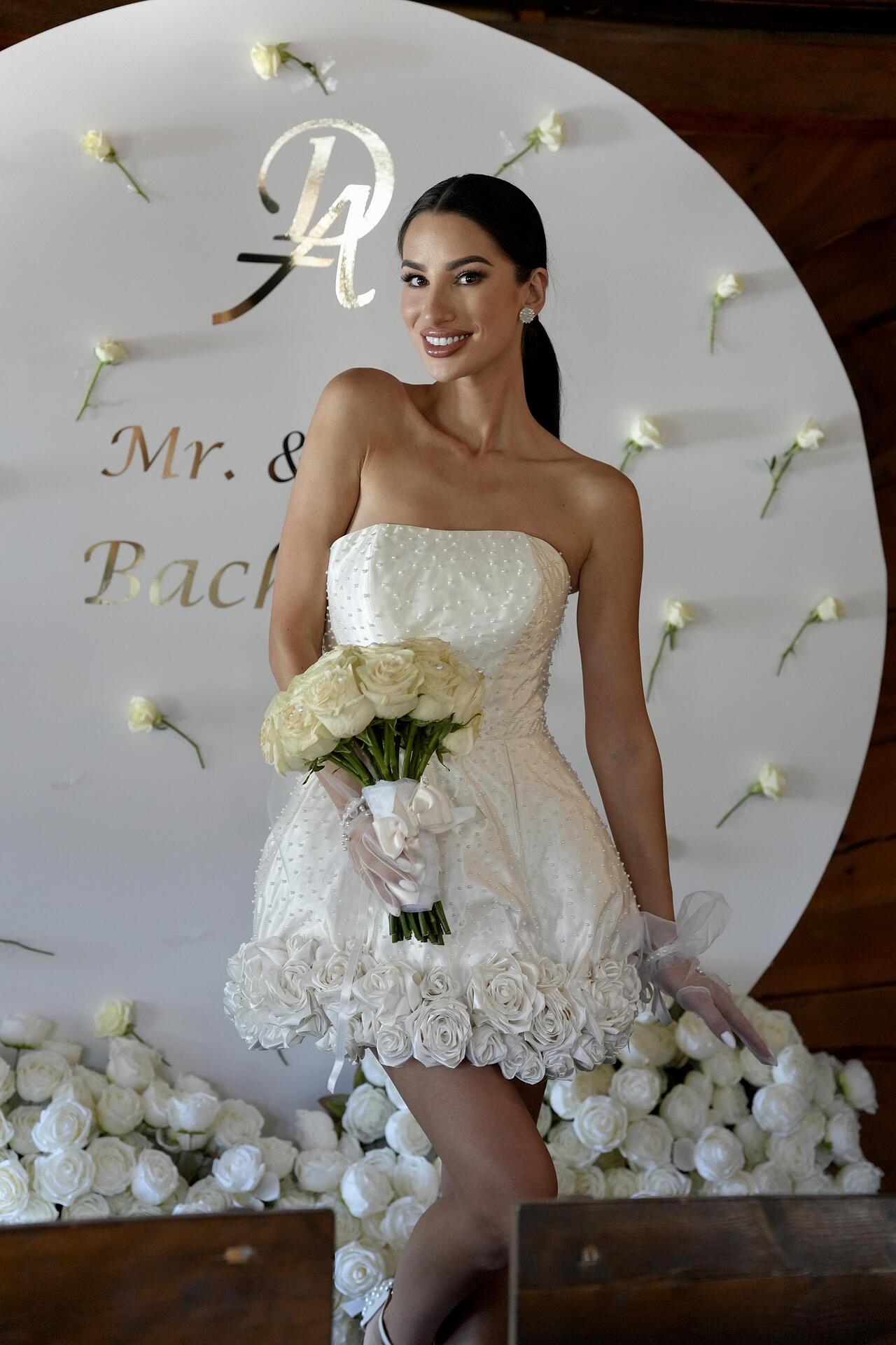 Handmade short white dress: Cupcake