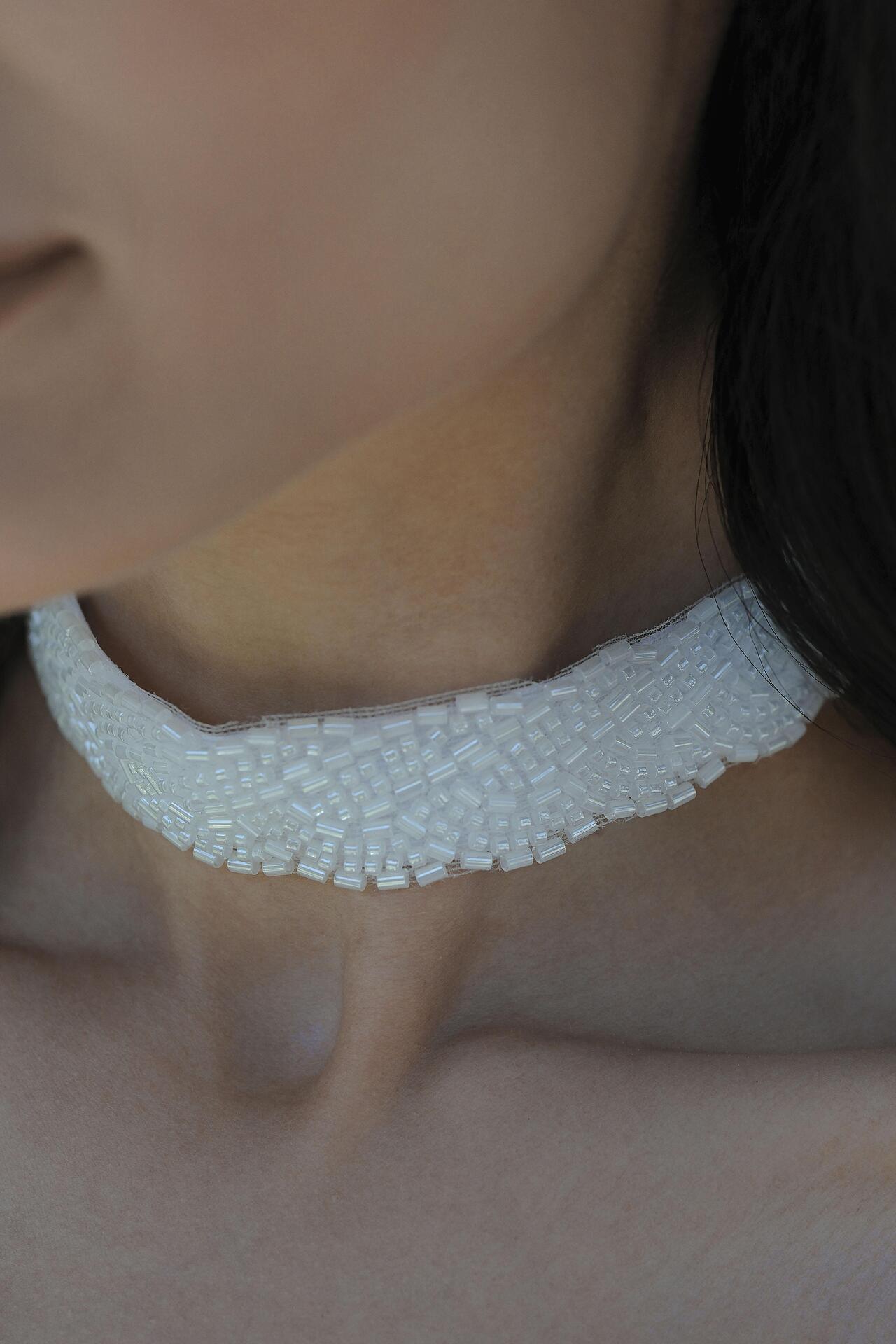 Handmade choker and bracelet in milky white 