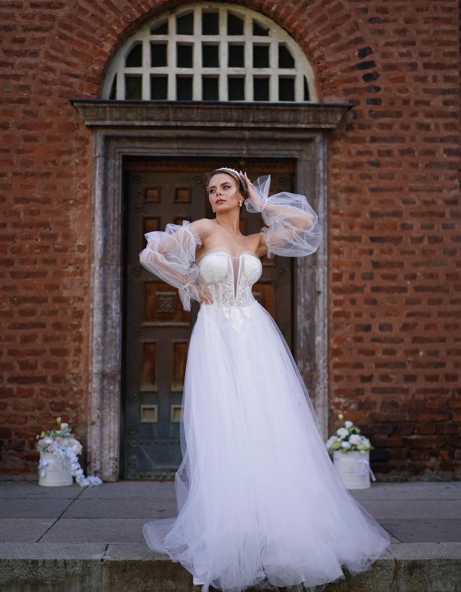 Dress: Wedding Cloud