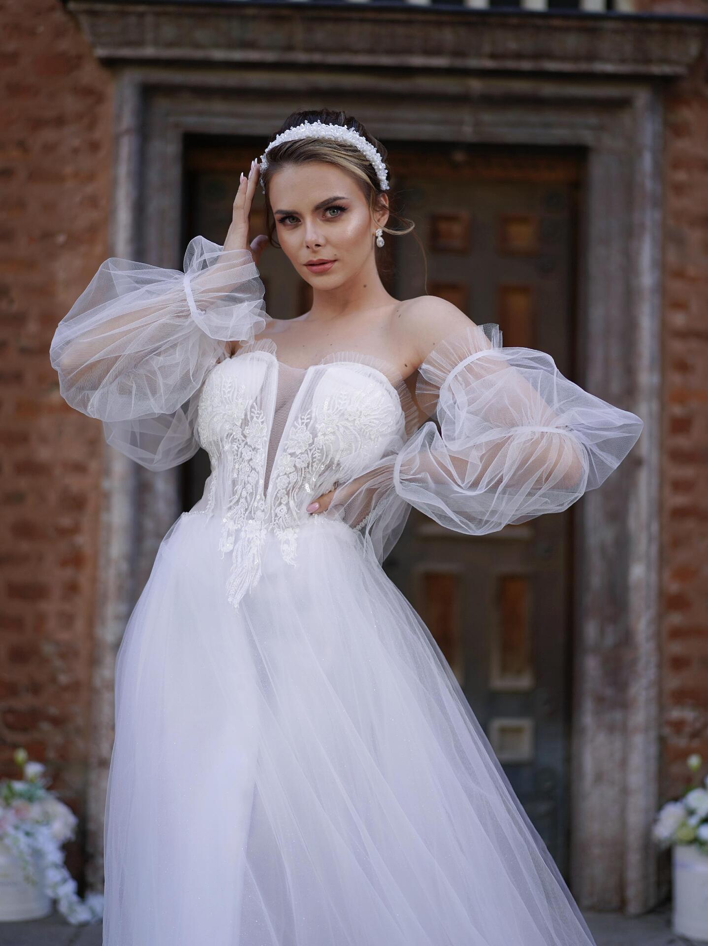 Dress: Wedding Cloud