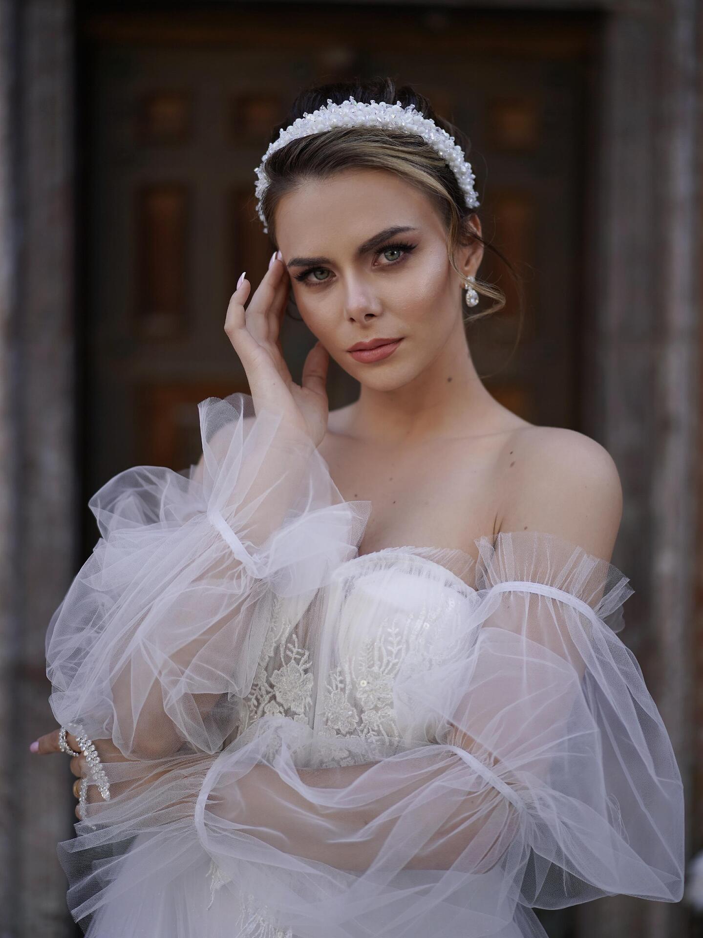 Dress: Wedding Cloud