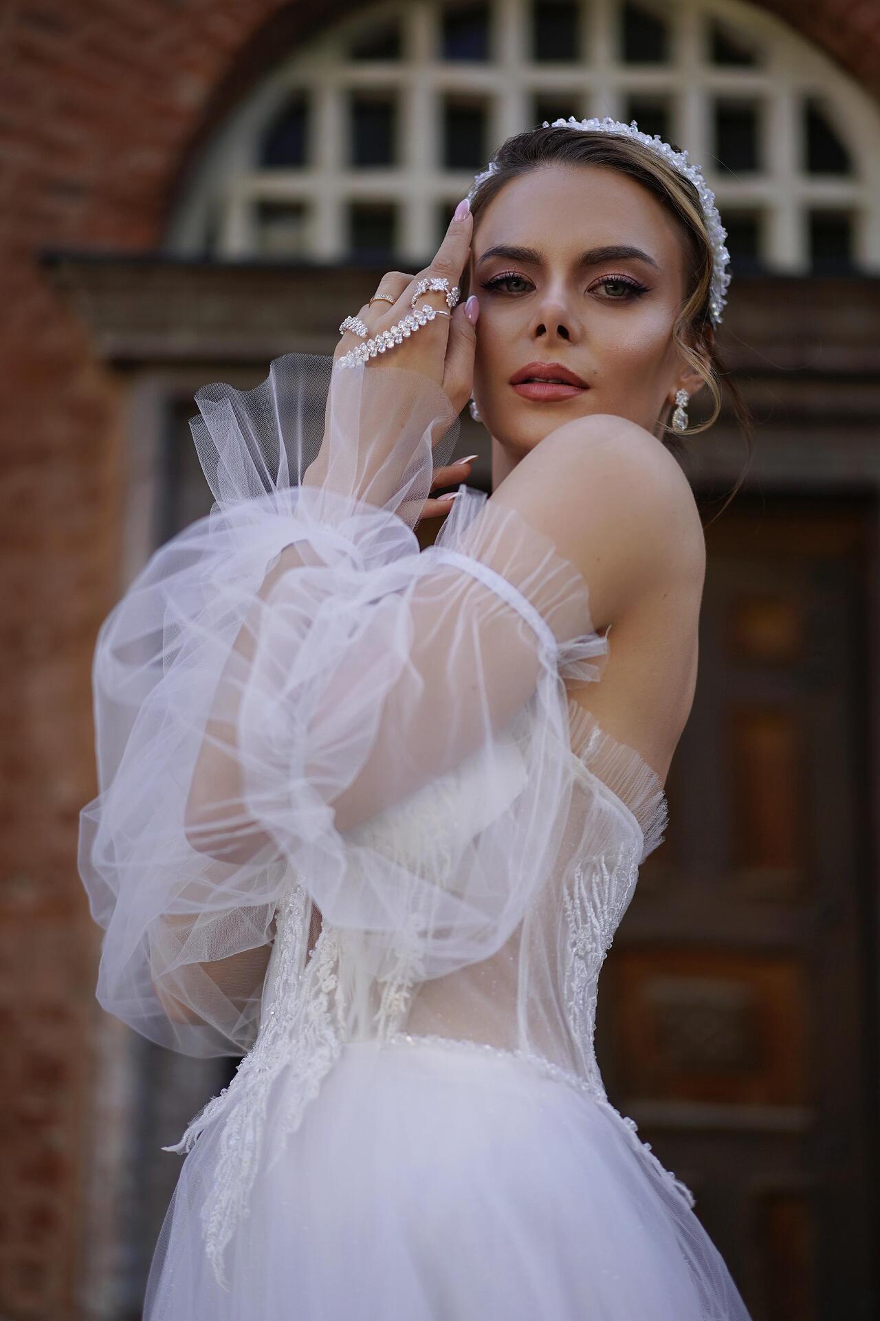 Dress: Wedding Cloud