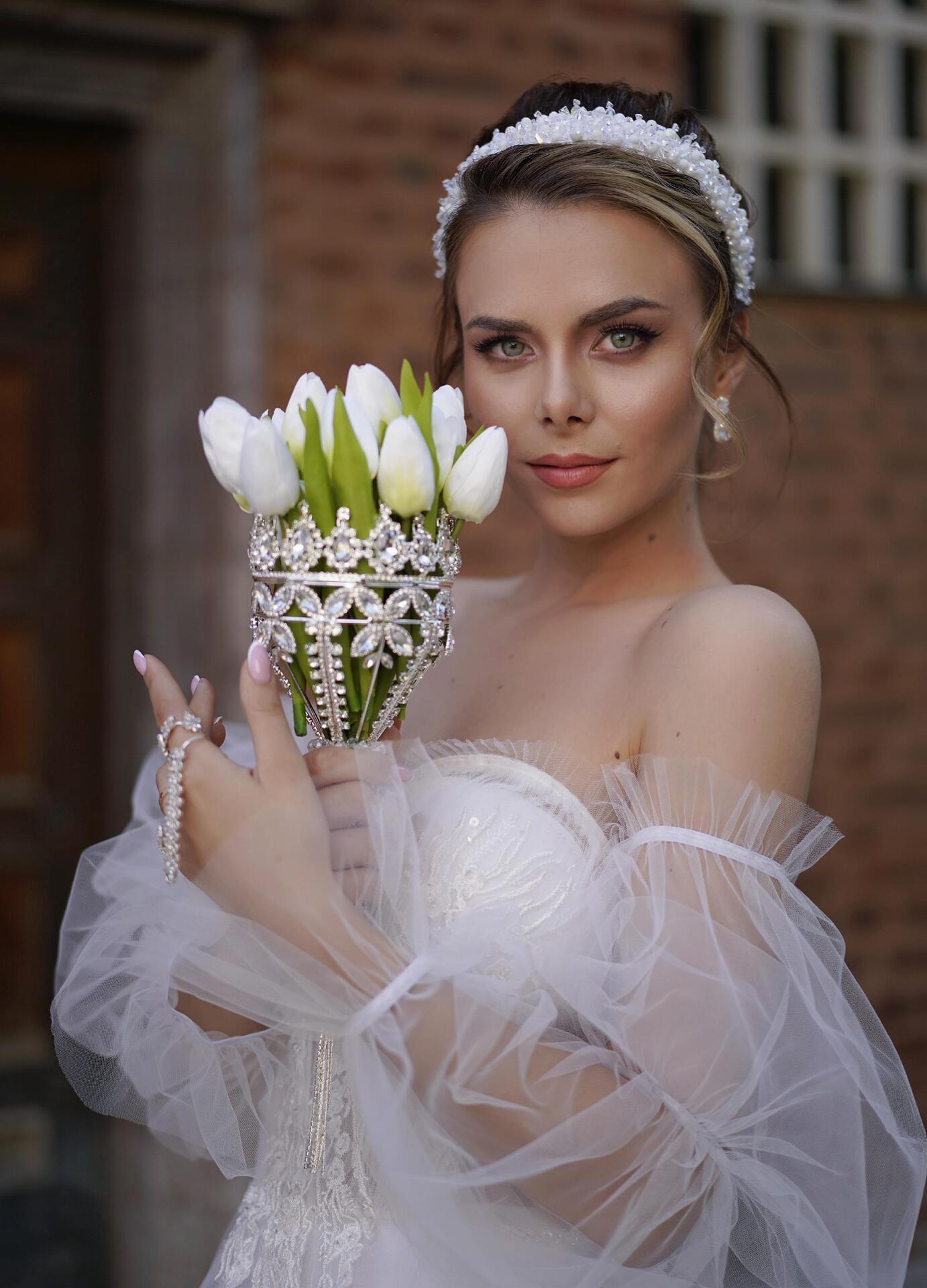 Dress: Wedding Cloud