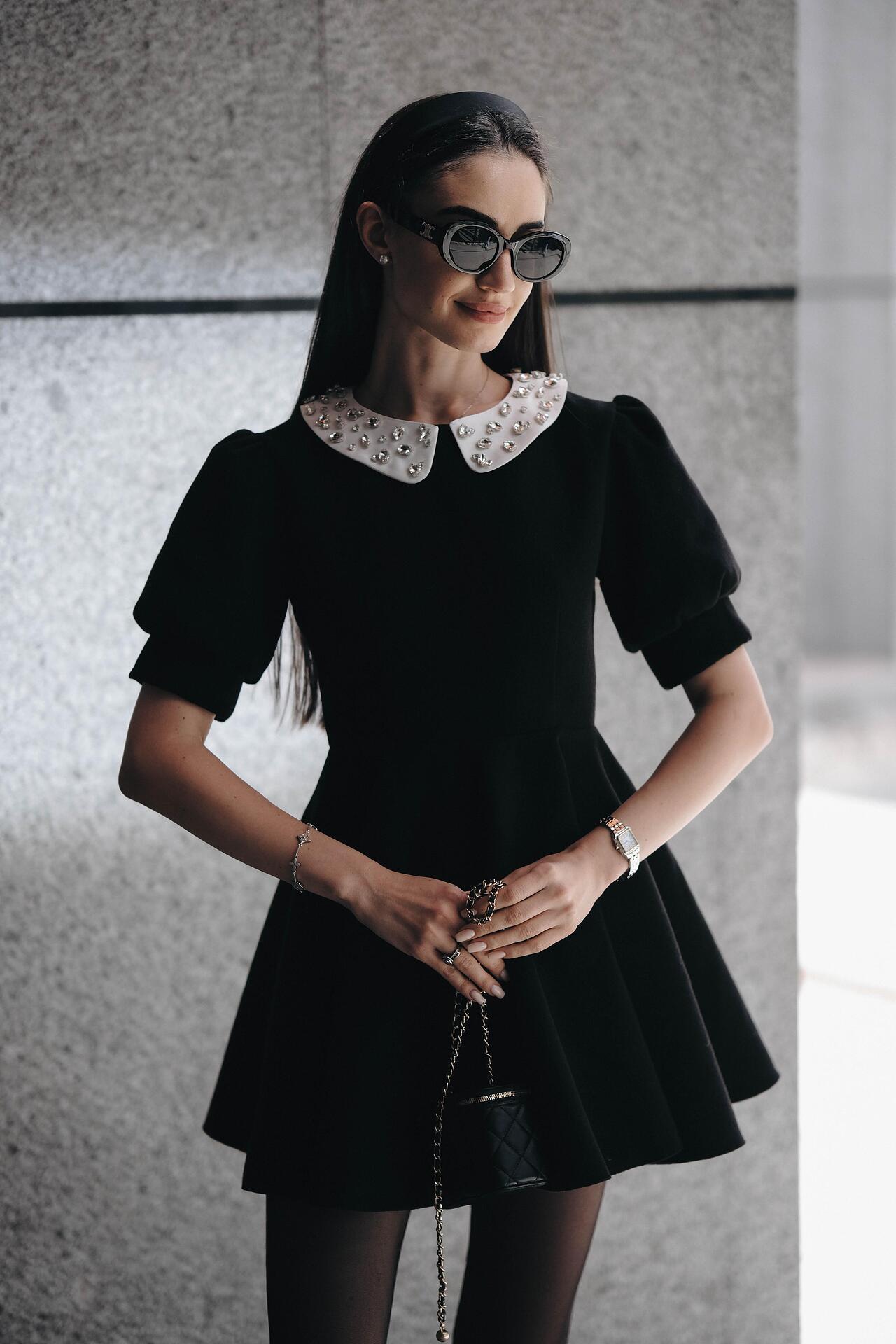 Dress with collar and crystals: Giselle