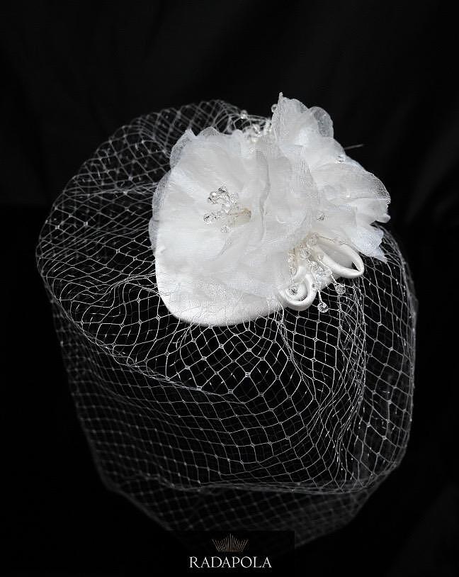 Crystal/pearl hats with mesh