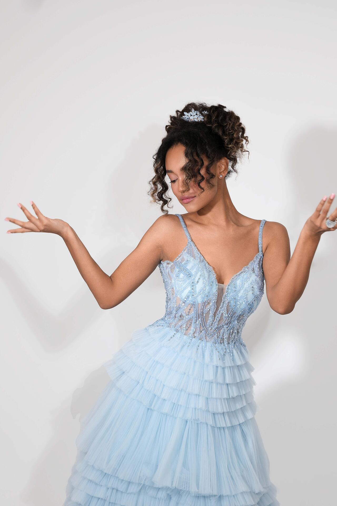 Blue dress: Blue Elza