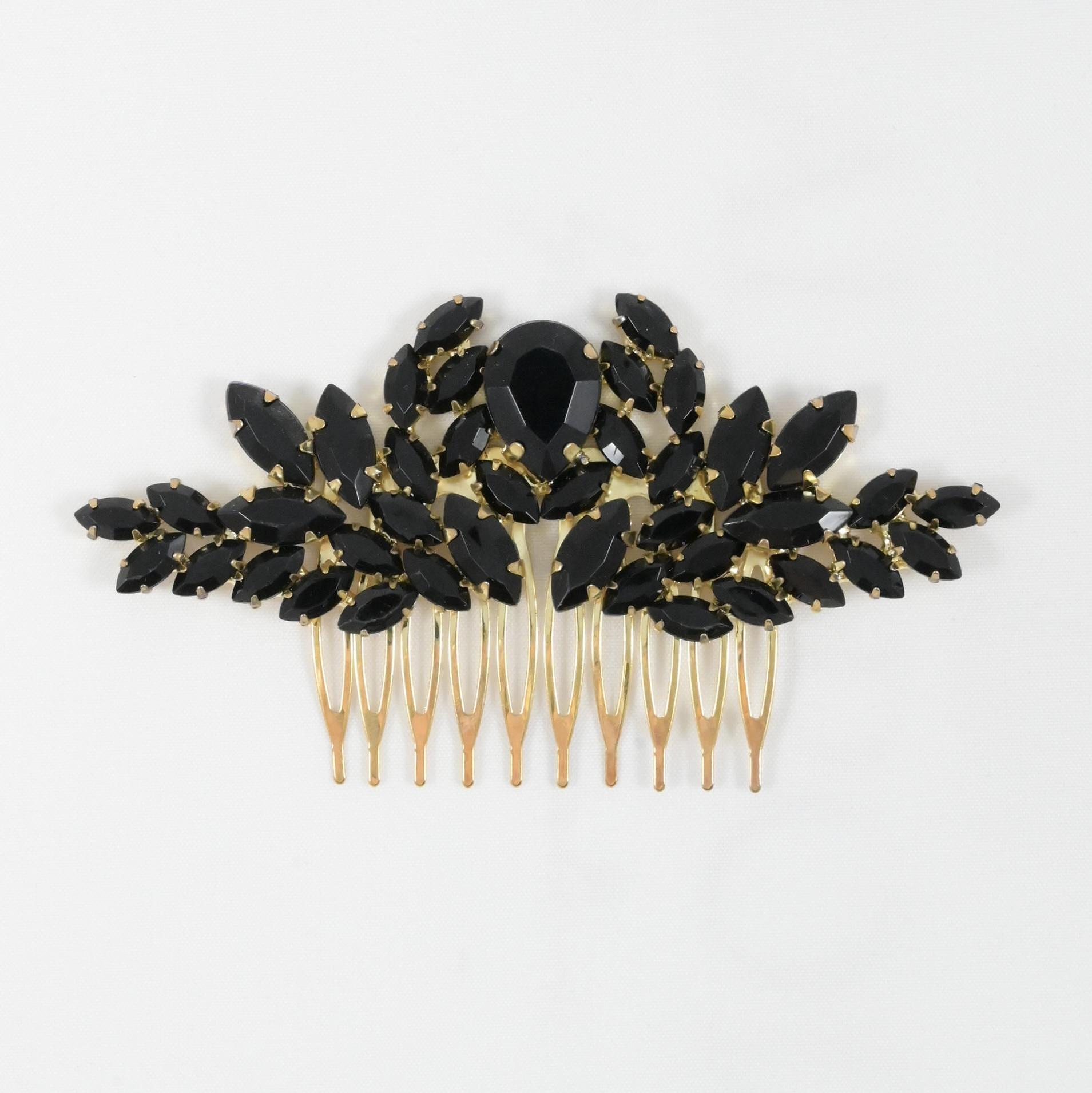 Necklace with black stones