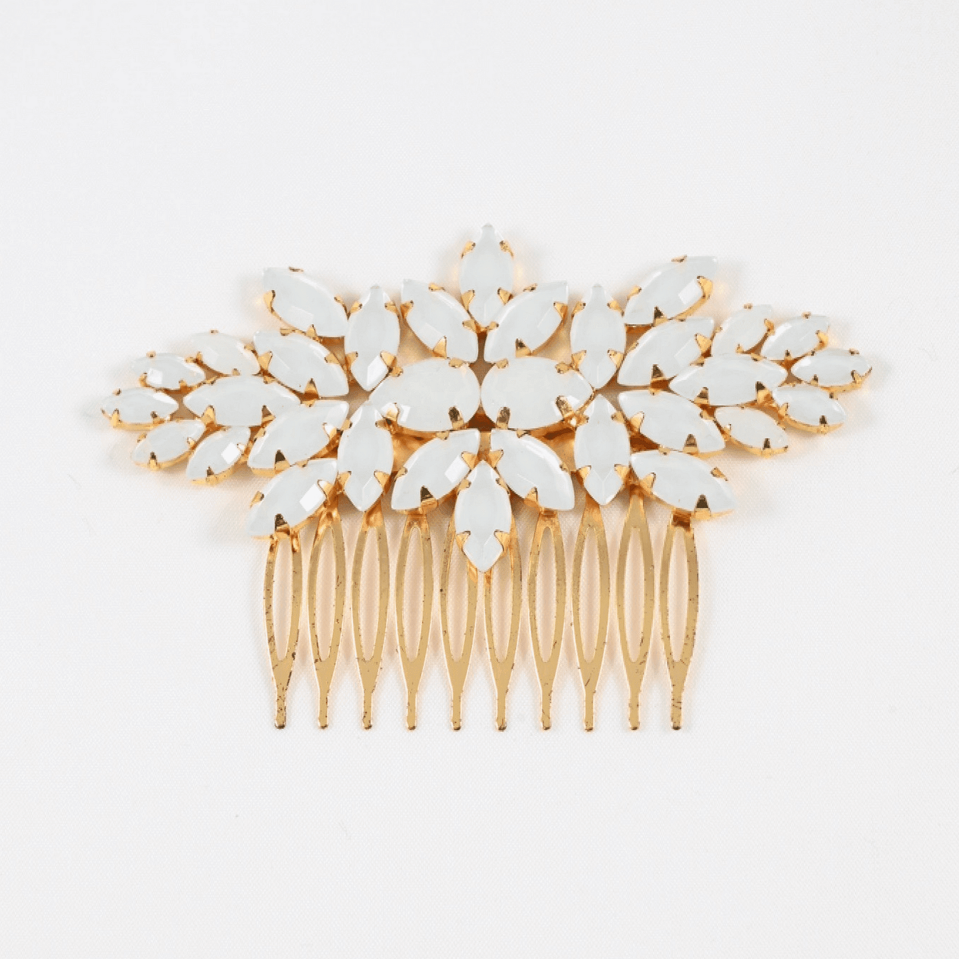 Brooch with matte crystals
