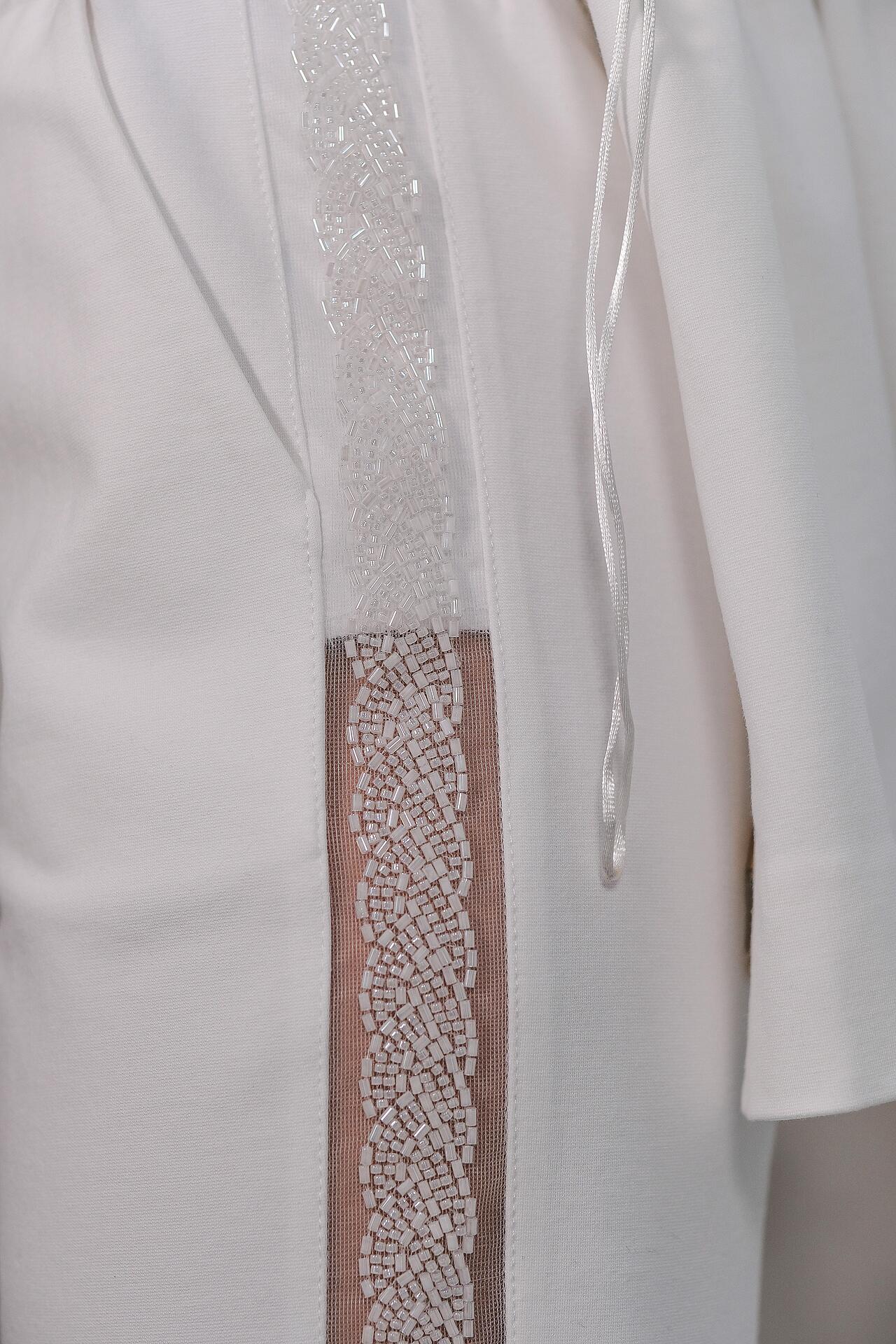 Sporty-elegant set in white: Amira