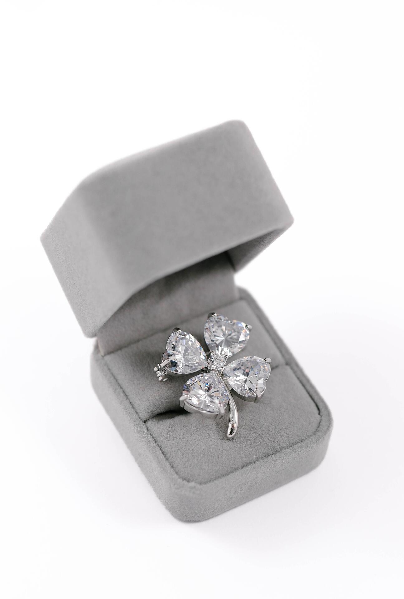 Silver clover brooch