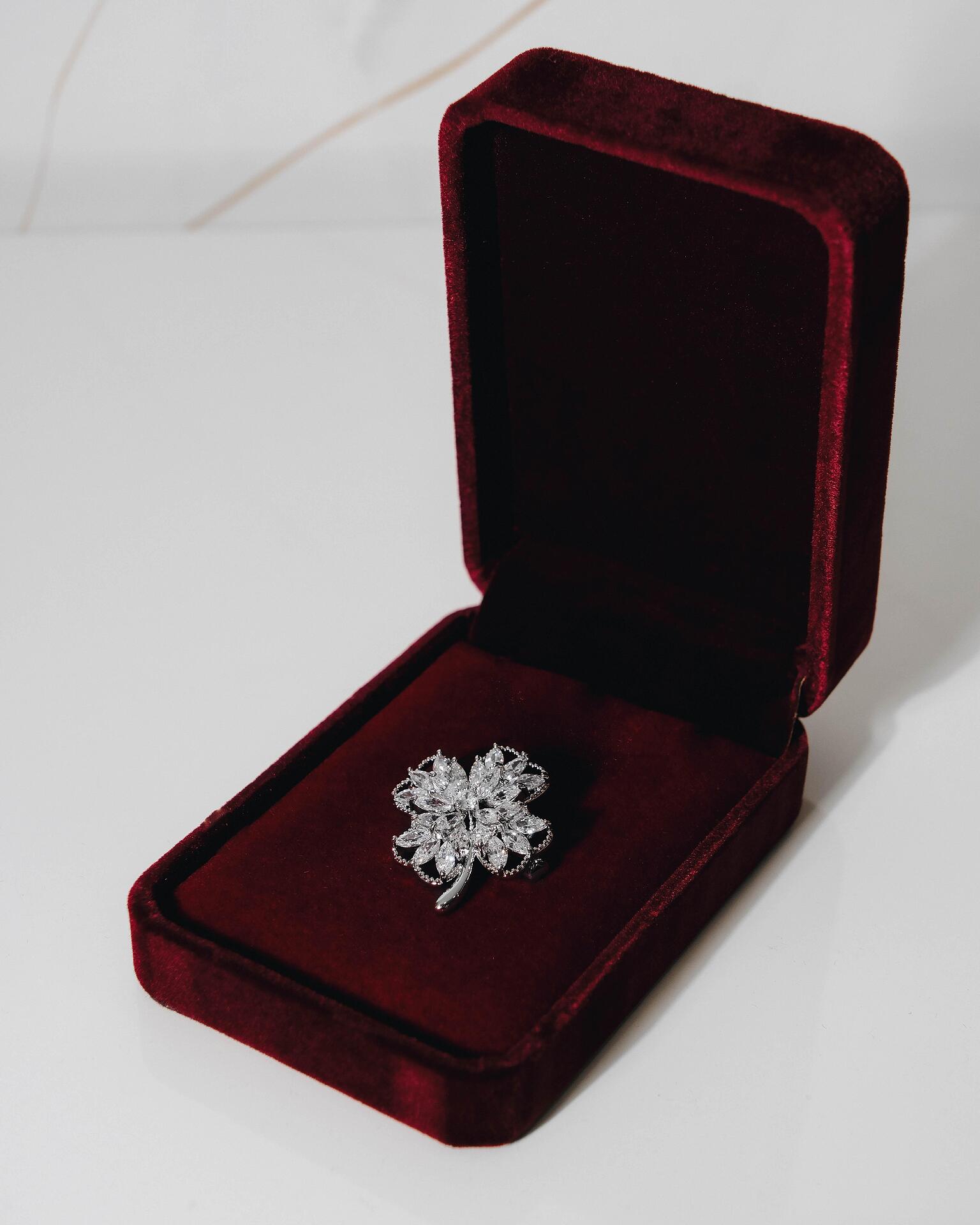 Silver clover brooch