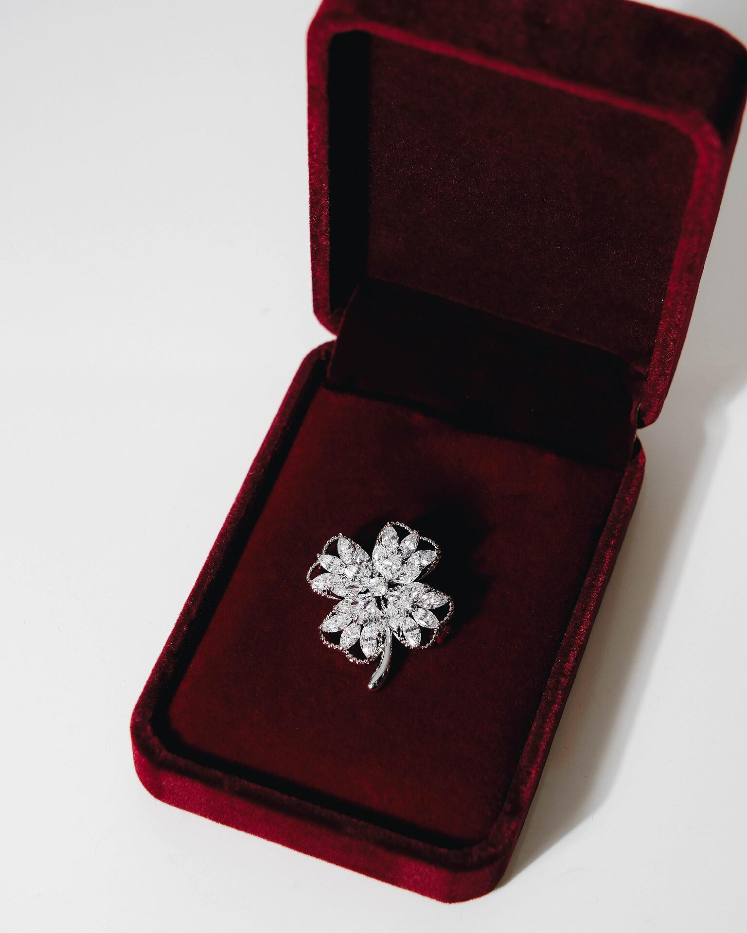 Silver clover brooch