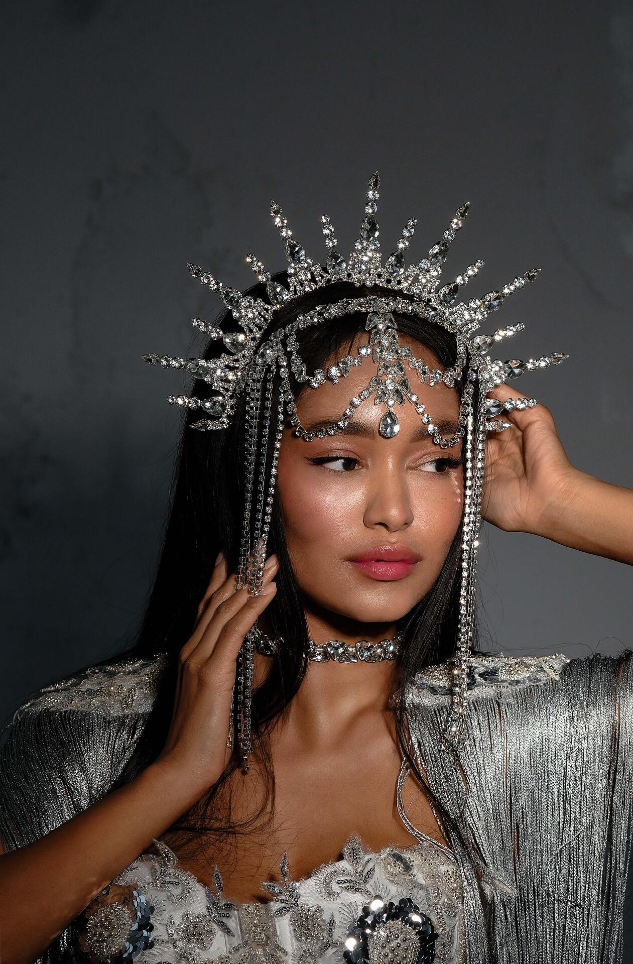 Silver dress with feathers: Silver Feathers