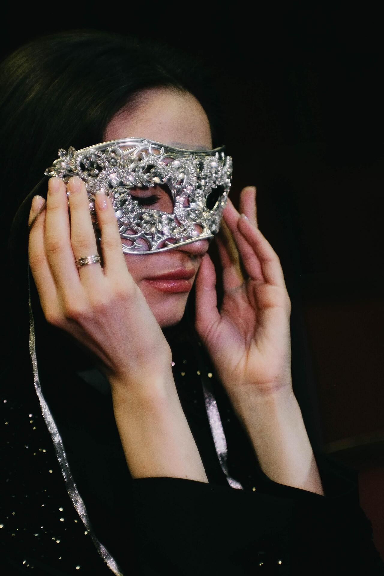Silver stage mask with stones: Diora