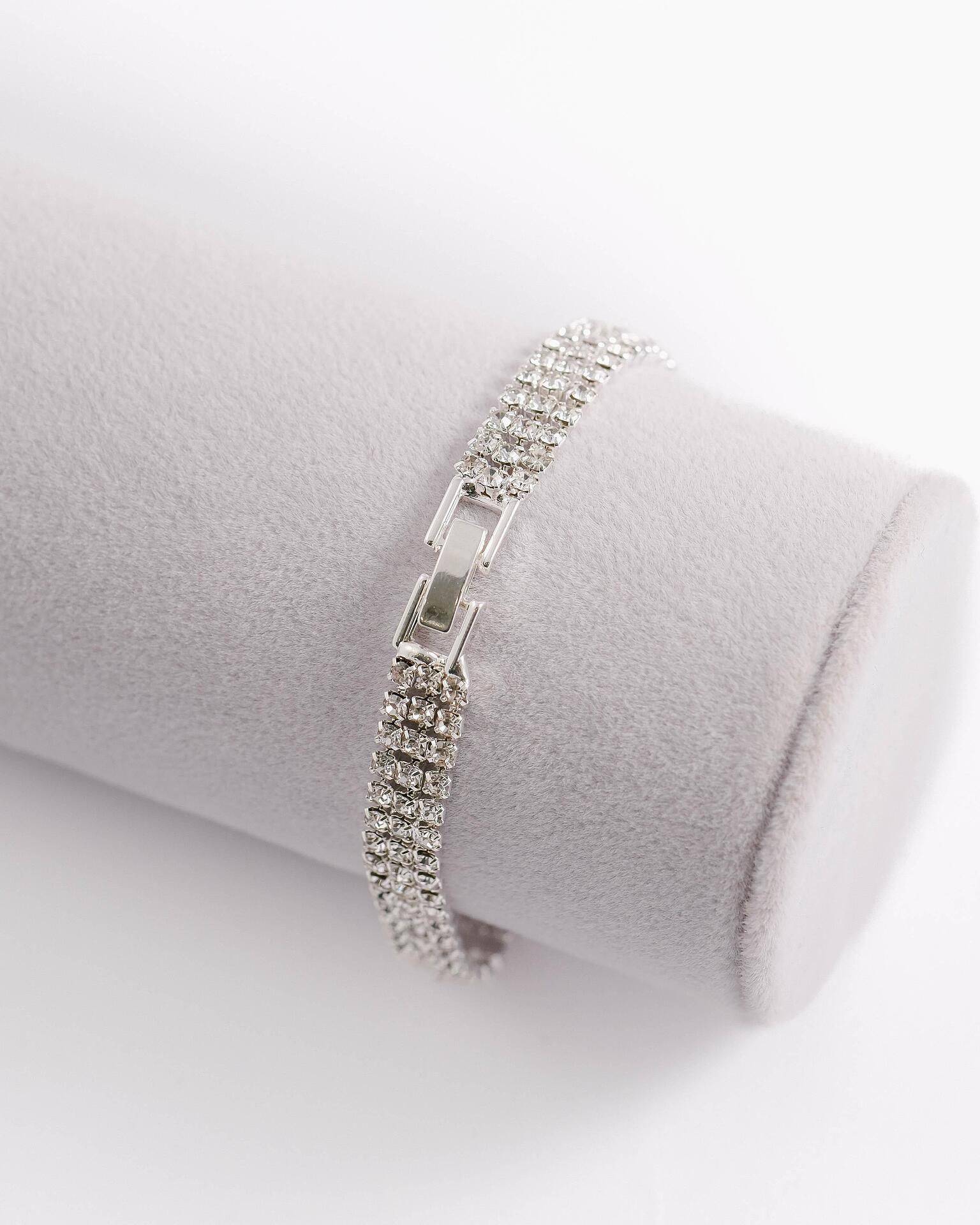 Silver thin bracelet with crystals