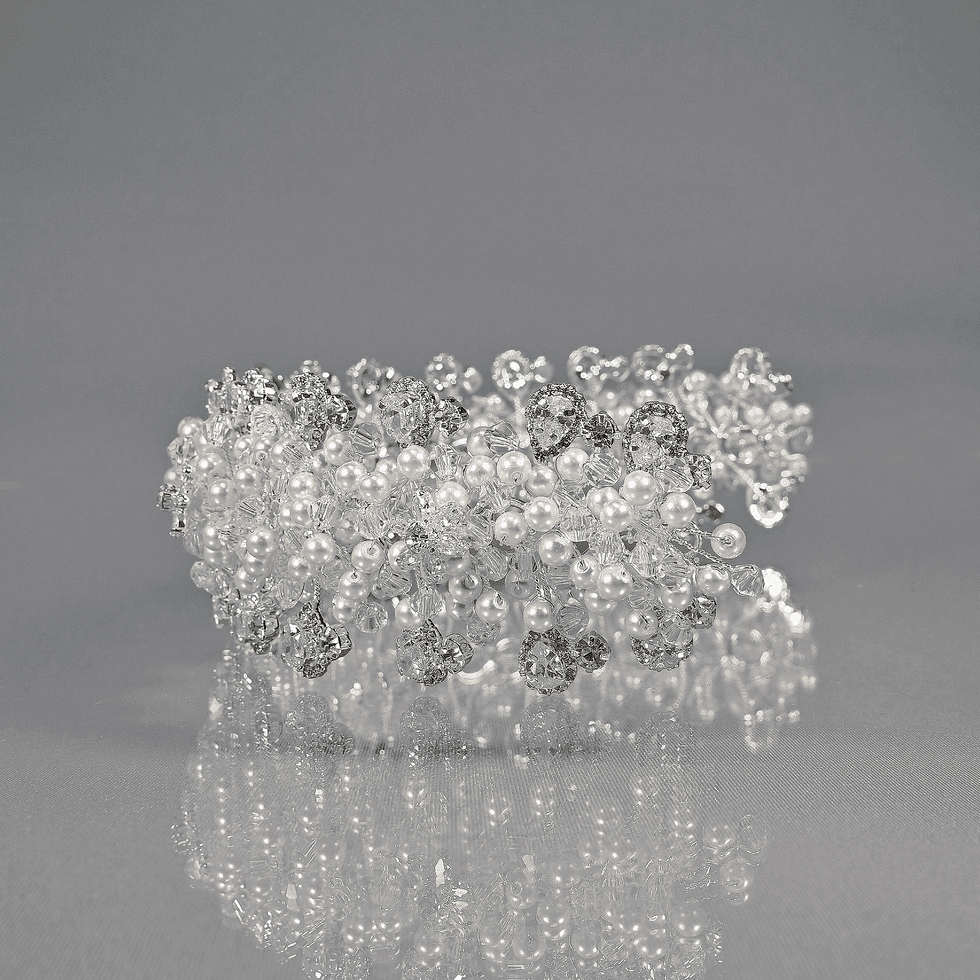 Wedding accessory with Zirconium