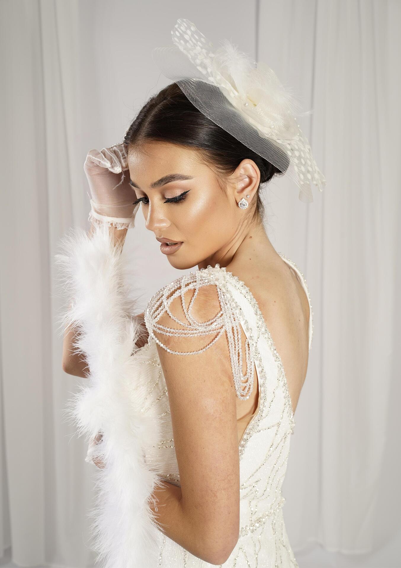 Wedding fan with natural feathers