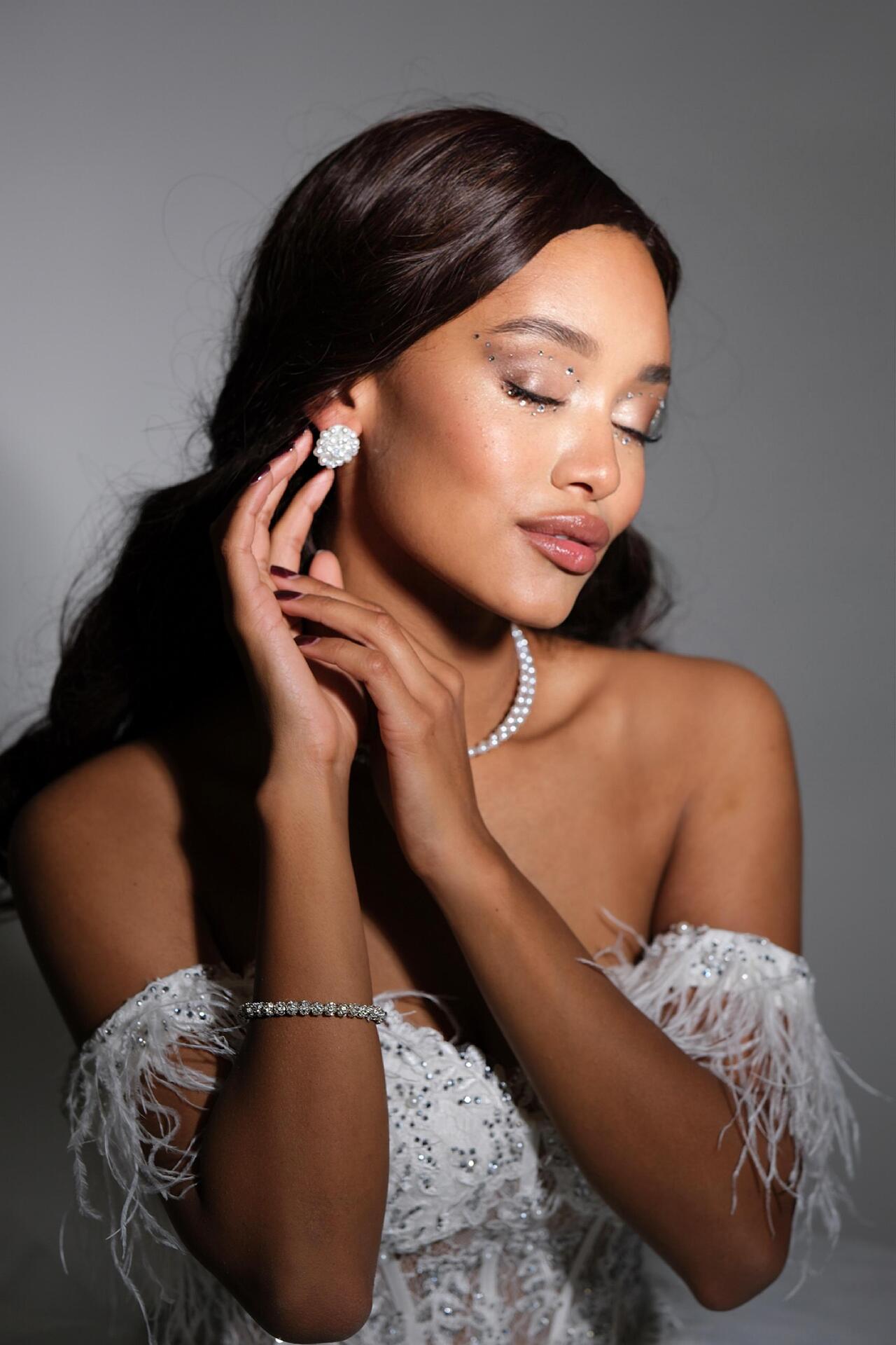 Necklaces with crystals, pearls and stones