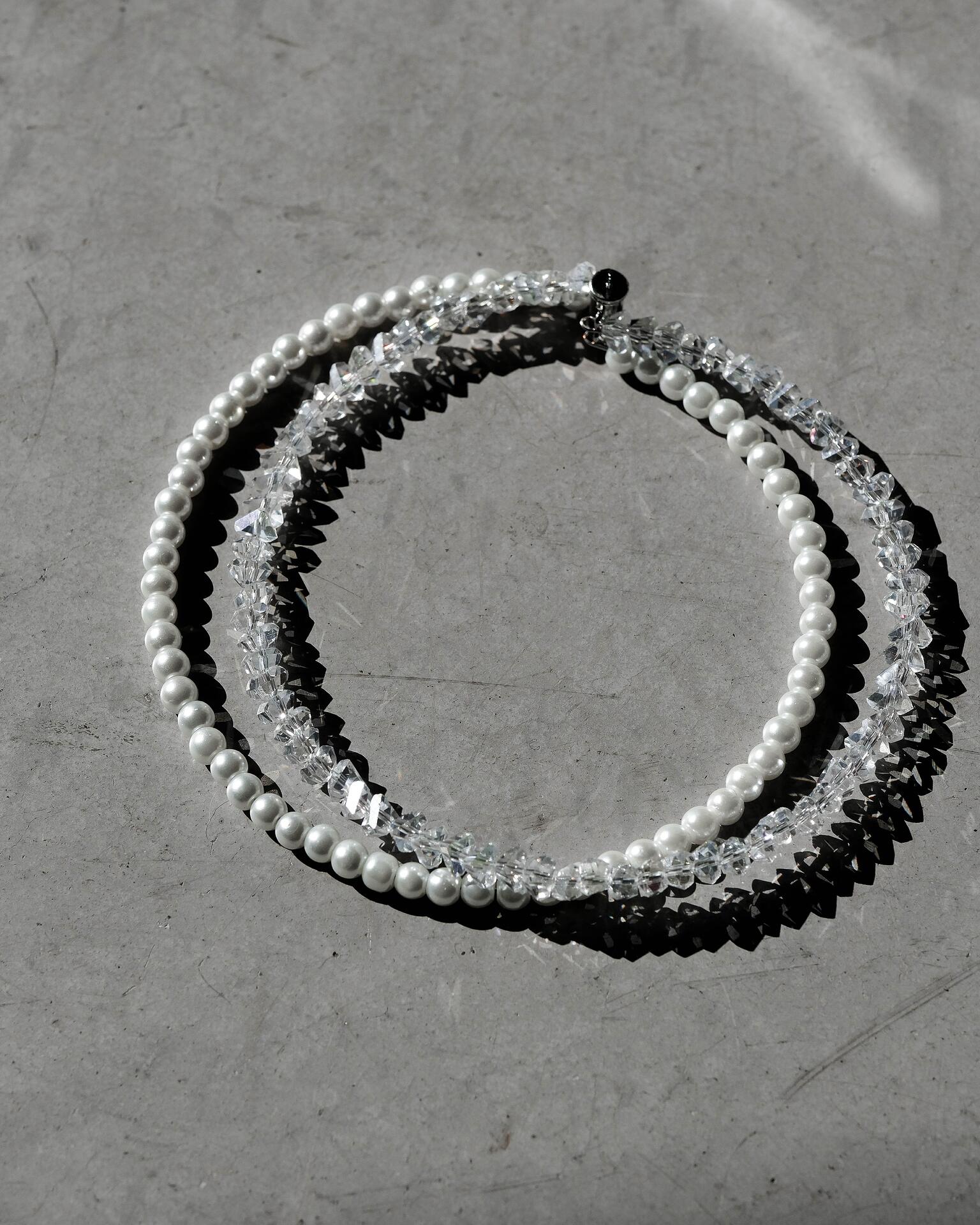 Solid necklace in white: Pearl and Shine 