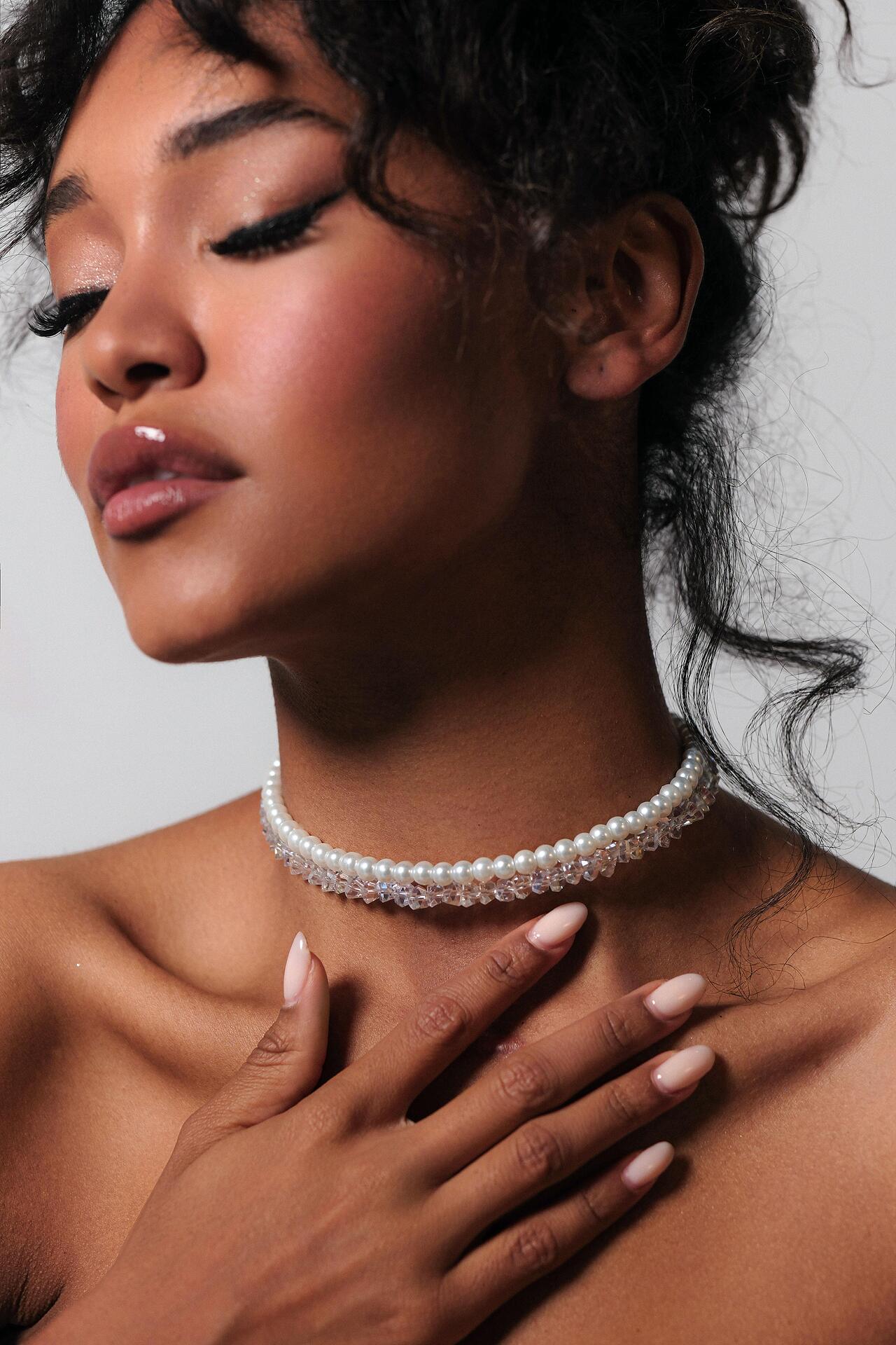 Solid necklace in white: Pearl and Shine 