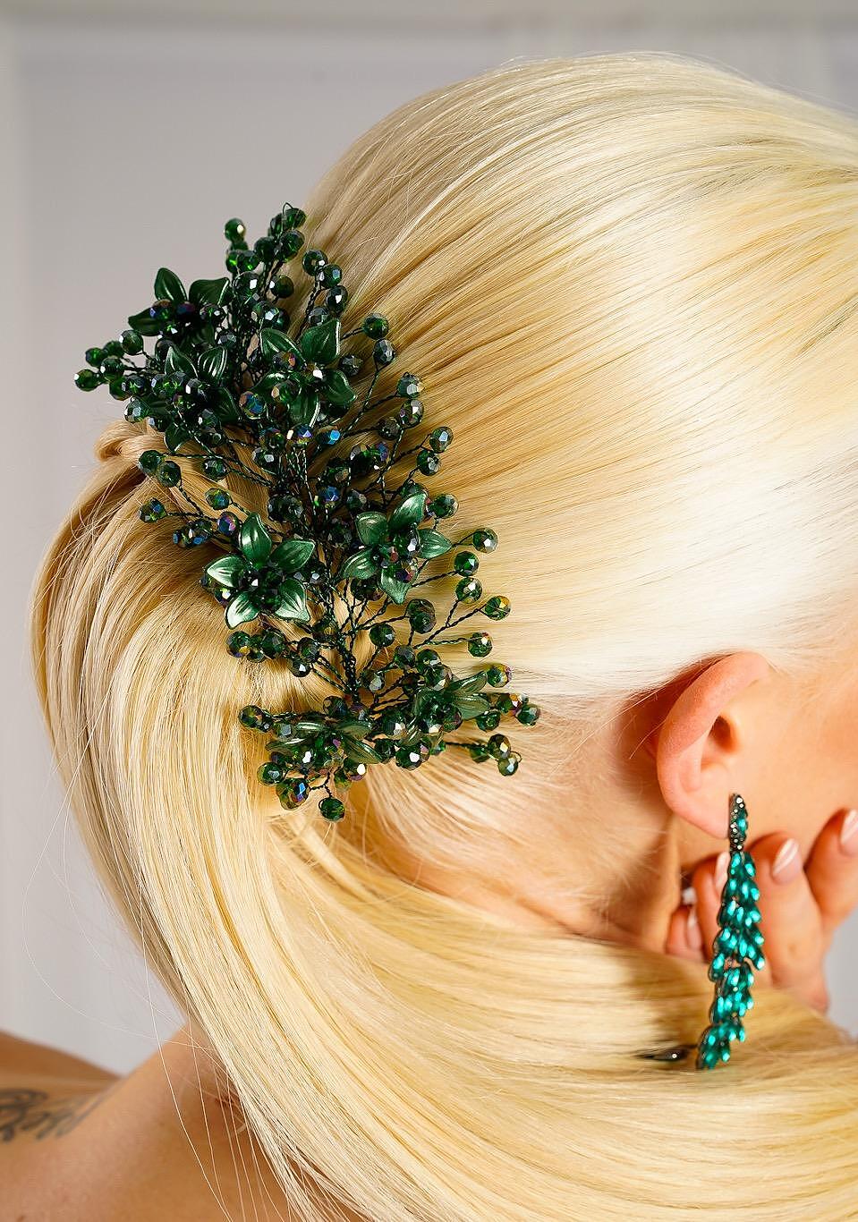 Green bun accessory