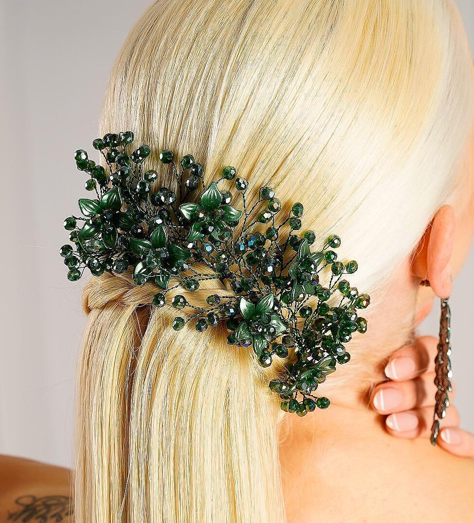 Green bun accessory