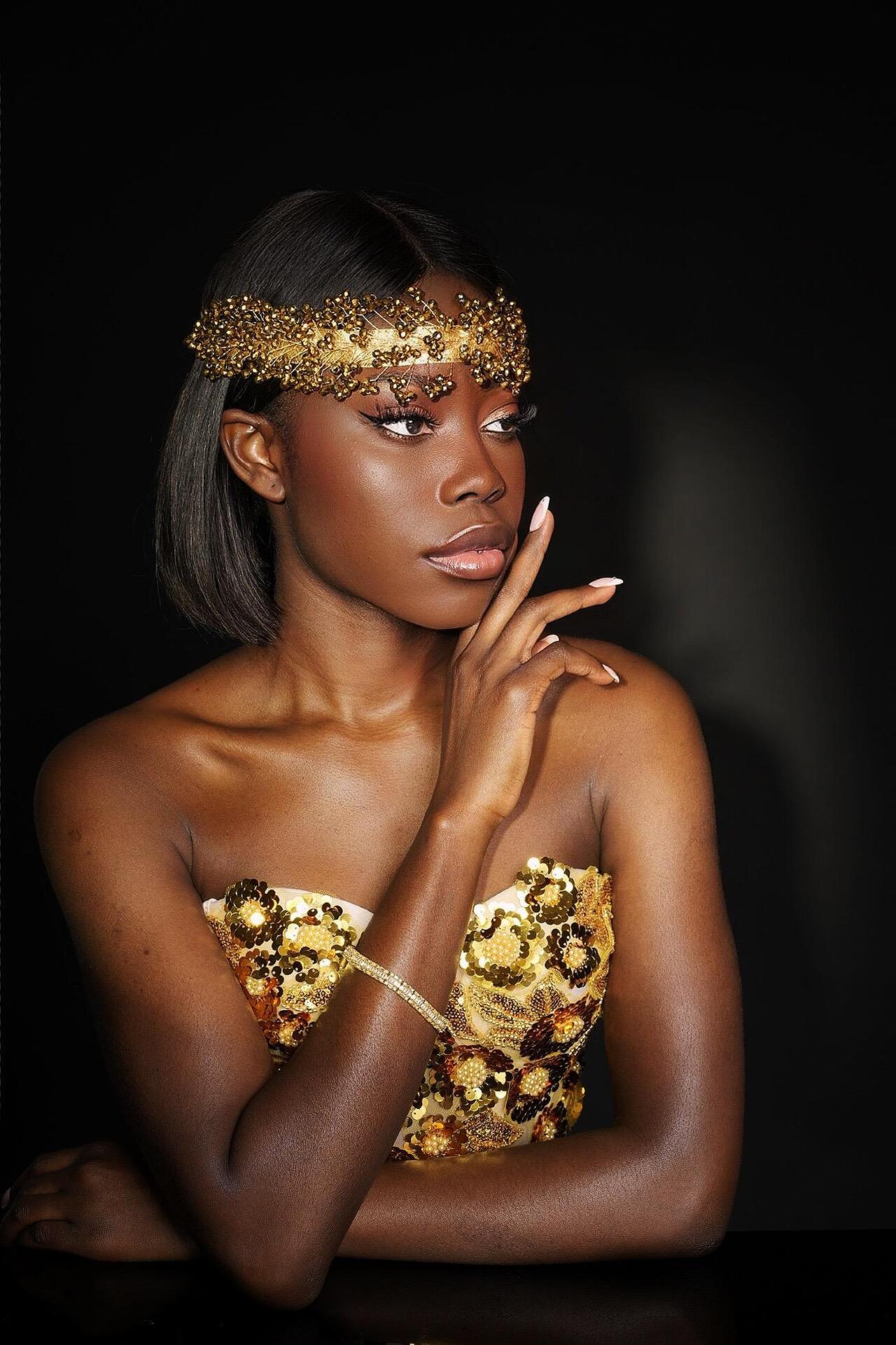 Golden hair band with crystals
